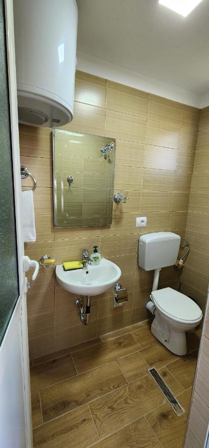 Apartament Teuta Përmet Екстериор снимка