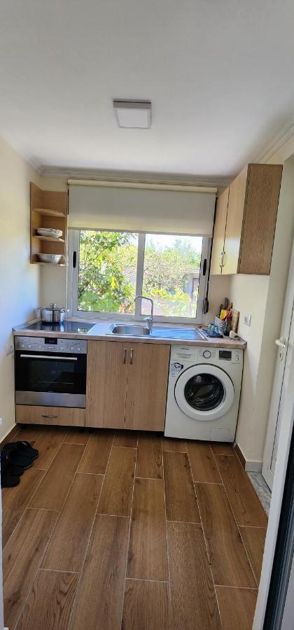 Apartament Teuta Përmet Екстериор снимка